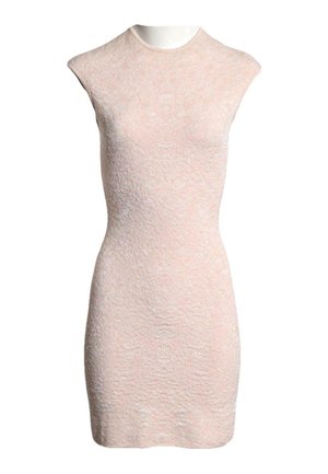 Mouwloze, lichtroze, gestructureerde aansluitende jurk met een hoge ronde halslijn en een zoom tot op de knie.
