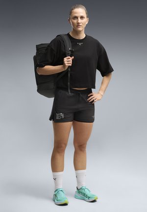 Puma, PUMA X HYROX CROPPED LIFESTYLE TEE - T-Shirt print - puma black