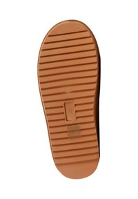 Semelle d'une chaussure marron avec des rainures horizontales, taille 37 indiquée près du centre, sur un fond blanc.