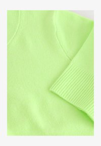 Unselected, fluro green