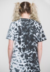 Paradiso Clothing GUNS N' ROSES CLASSIC BAND LOGO DIP DYE - Print T-shirt - white