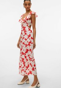 Vero Moda VMDICTHE - Robe de jour - fiery red