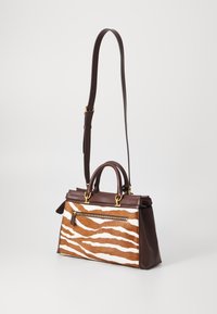 Guess SESTRI SATCHEL - Borsa a mano - dark brown