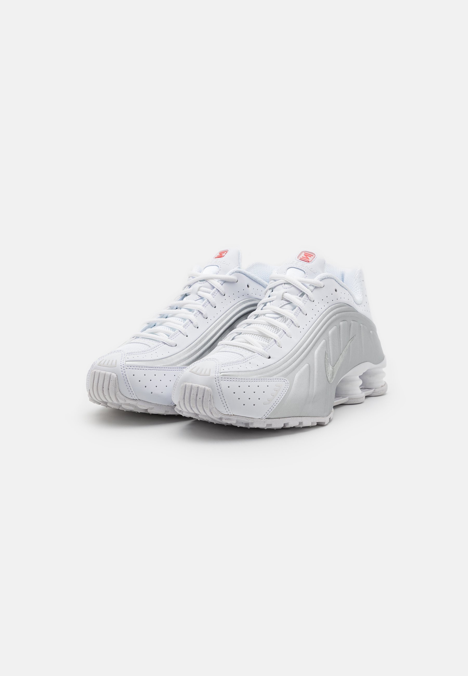 Nike Sportswear SHOX R4 UNISEX - Sneaker low - white/metallic