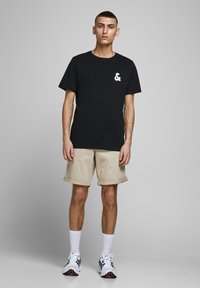 Jack & Jones JPSTBOWIE mleczny