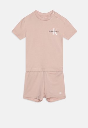 BABY MONOGRAM LOGO UNISEX SET  - Šortky - sepia rose