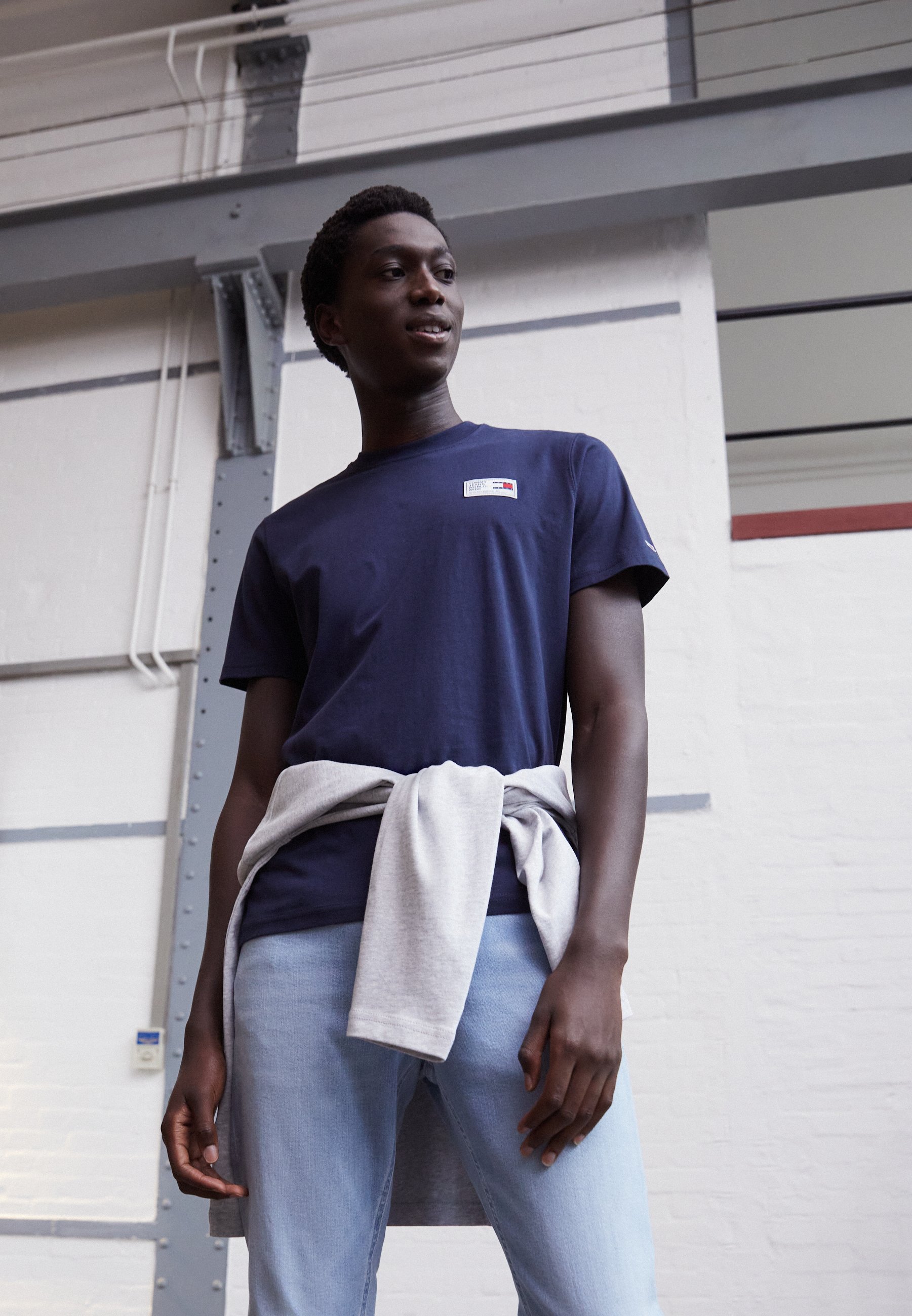 tommy jeans label