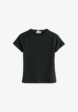Crna rebrasta majica kratkih rukava s okruglim izrezom i raglan rukavima. Glatka tekstura i uredan rub, s malom etiketom na izrezu.