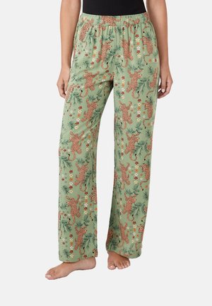 Groene pyjamabroek met een elastische tailleband, voorzien van een luipaard- en bloemenprint in oranje en rode tinten, gemaakt van zachte, lichte stof.
