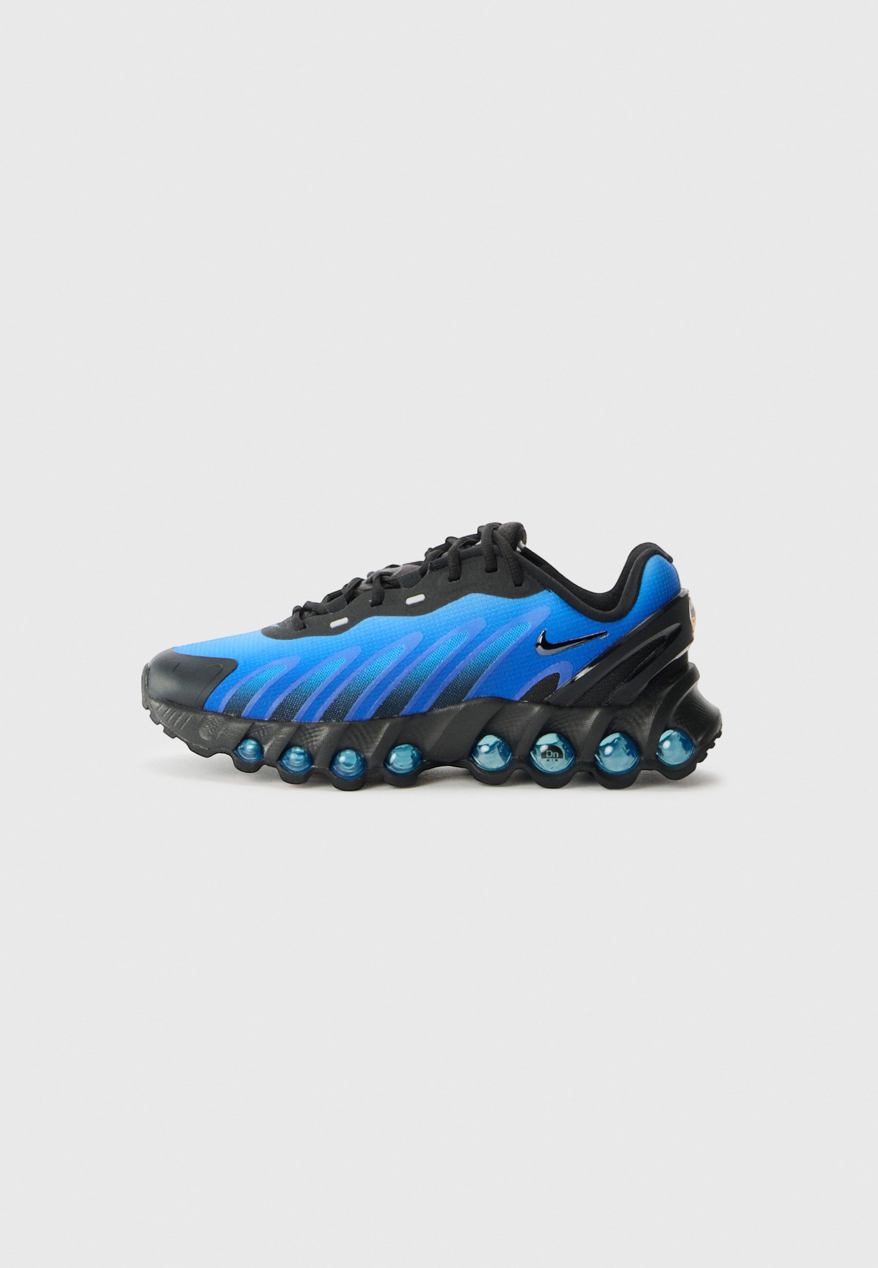 Nike Sportswear AIR MAX DN8 UNISEX - Trainers - black/hyper royal 