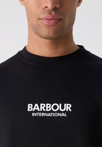 Barbour International FORMULA CREW - Melegítőfelső - black