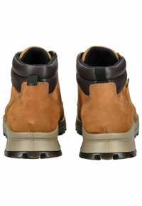 Scarponi da hiking in suede marrone con accenti in pelle marrone scuro, colletto imbottito e una suola robusta beige caratterizzata da modelli di trazione testurizzati.