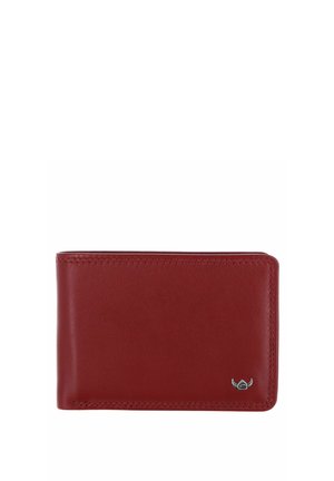 Portefeuille compact en cuir rouge pliable avec détail de couture et petit emblème logo argenté dans le coin inférieur droit sur fond blanc.