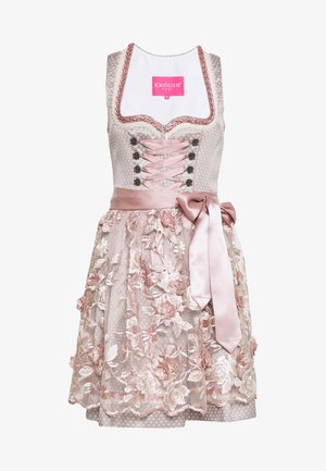 Vestito dirndl in raso rosa con grembiule in pizzo floreale, parte anteriore a corsetto con nastri e grande fiocco in vita.