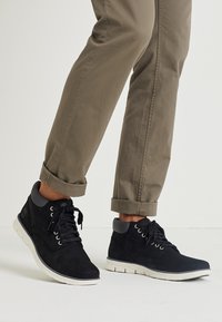 Timberland - BRADSTREET CHUKKA - High-top trainers - black Thumbnail Image 1