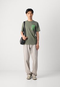 Scotch & Soda REGULAR FIT LEFT CHEST LOGO - Print T-shirt - thyme