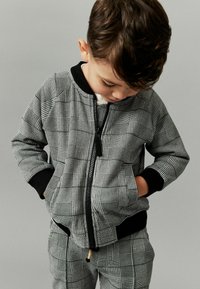 Next - 3 PIECE CHECK AND JOGGER SET - Apdrukāts T-krekls - grey black Miniatūras attēls 1