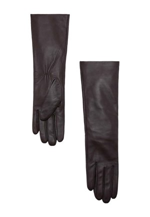 Guantes de cuero marrón con un diseño largo y un acento fruncido en la muñeca, ajuste elegante y cobertura de cinco dedos. Textura suave.