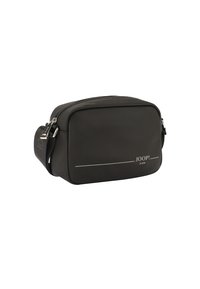 Černá syntetická crossbody taška se zipovým uzávěrem. Na přední straně se nachází logo a vodorovný bílý pruh. Součástí je nastavitelný popruh.