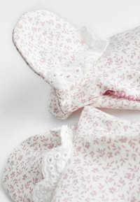 Thumbnail Image 8