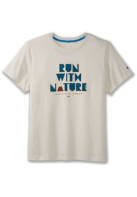 Unselected, mist run with nature