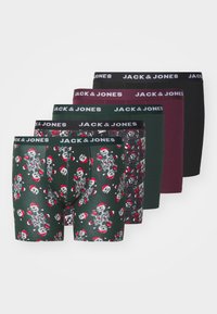 Fünf Paar Boxershorts: eine mit einem grünen festlichen Muster, drei in einfarbigen Tönen (schwarz, dunkelgrün, burgunderrot), alle mit einem elastischen Bund in Markenqualität.