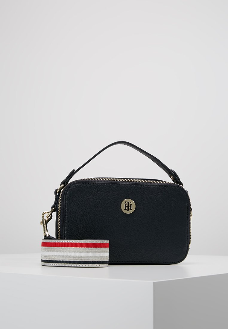 cool tommy mini trunk bag