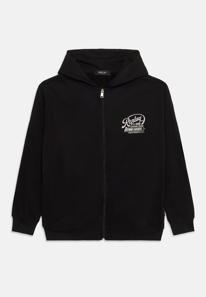 Čierna mikina na zips vyrobená z mäkkej tkaniny. Obsahuje predné vrecko, rebrované manžety a logo na ľavom prsníku. Mikina má podšívku vo vnútri.