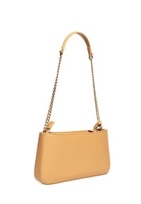 Borsa a spalla in pelle gialla con texture, dotata di una tracolla in oro e dettagli lisci, caratterizzata da una forma rettangolare e design aperto.