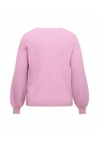 Rosa Pullover mit strukturierter Strickoptik, mit Raglanärmeln und lockerem Sitz. Der Stoff wirkt weich und warm.