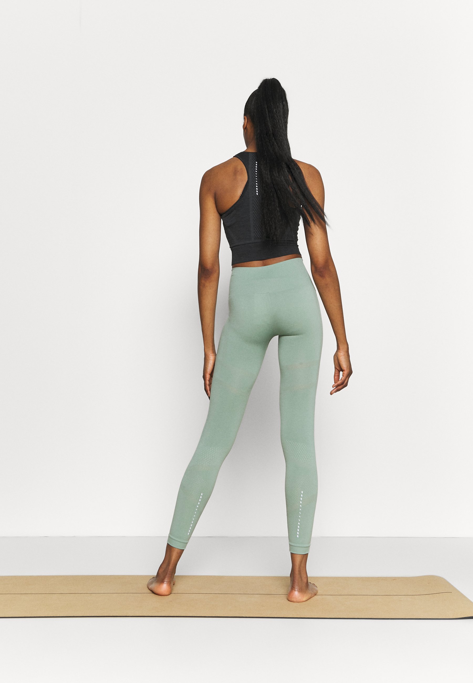 asics seamless legging