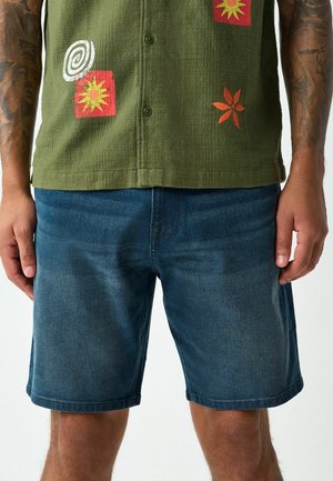 REGULAR FIT  - Jeans Shorts - steel blue