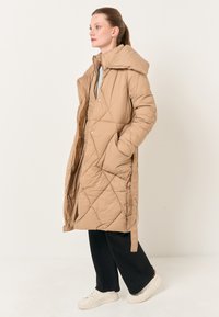 Jimmy Key CUT PUFF - Wintermantel - camel