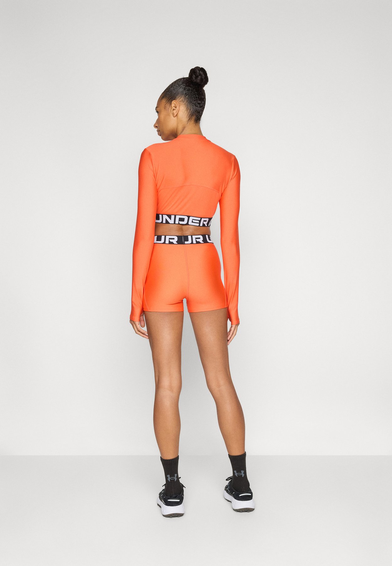 UA HG SHORTY-GRY