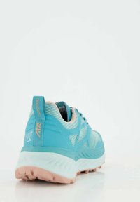 Türkise Sportschuh mit Netz-Obermaterial, verstärktem Absatz und hellrosa Sohle mit Profil. Dezente Logo-Akzente am Absatz.