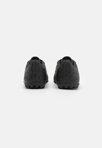 adidas Performance PREDATOR CLUB - Chaussures de football sur gazon - core black/gold metallic