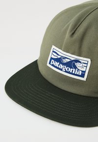 Patagonia BOARDSHORT LABEL FUNFARER UNISEX - Cappellino - basin green