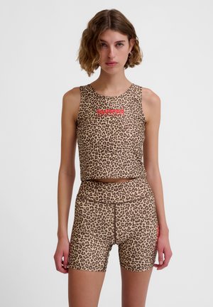 FAST CROPPED - Linne - boulder