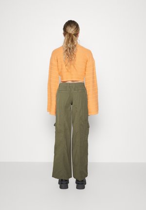 Cargo trousers - khaki