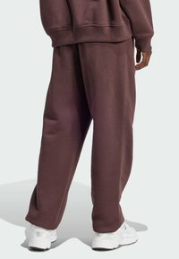 adidas Originals JOGGERS - Dresside alumine osa - shadow brown