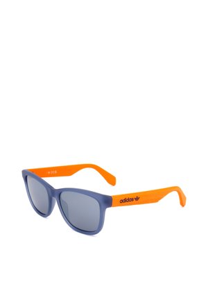 Occhiali da sole con montatura rettangolare blu opaco e lenti grigie specchiate, con aste arancione brillante con logo Adidas nero.
