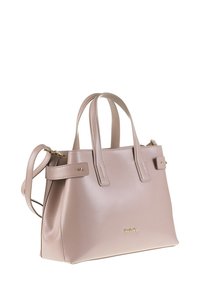 Borsa tote in pelle rosa con doppio manico, forma rettangolare e dettaglio logo dorato. Texture liscia e design elegante con tracolla regolabile.