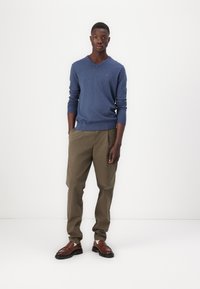 Tommy Hilfiger ESSENTIAL V NECK - Jumper - aegean sea heather