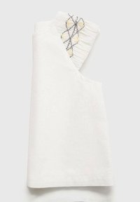 Garbuto di cotone bianco con design senza maniche e accenti ricamati in giallo e grigio su una spalla. Tessuto liscio, stile casual.