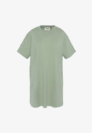 Robe t-shirt verte ample en coton, avec des manches courtes, des poches latérales et de petites fentes sur les côtés à l'ourlet.