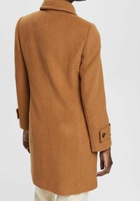 Esprit Collection Kort kappa / rock - cognac