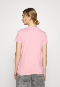 Levi's® THE PERFECT TEE - T-shirt estampada - peony