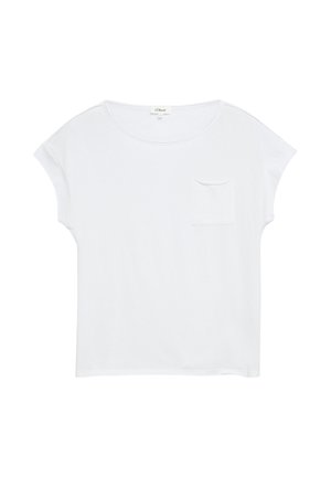 Biała damska koszulka z krótkim rękawem, okrągłym dekoltem i małą kieszonką na piersi, położona płasko na białym tle.