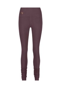 Bordeauxfarbene Leggings mit hohem Bund, gerafften Knöchel-Details und dezentem orangefarbenem Logo auf der Vorderseite. Glatter, elastischer Stoff.