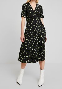 KIOMI Maxi šaty - green